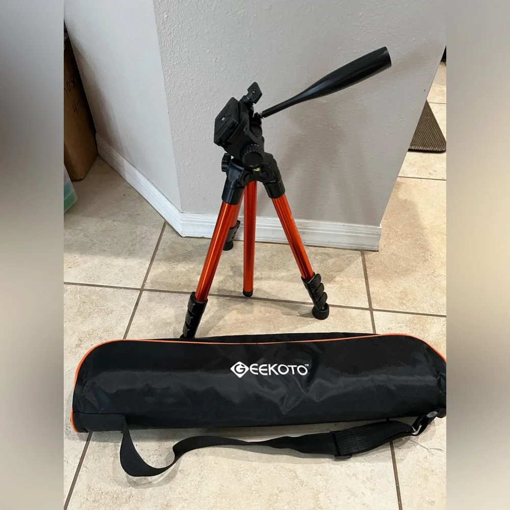 NWOT Geekoto cell phone carbon tripod & zipper carry case AT23VID